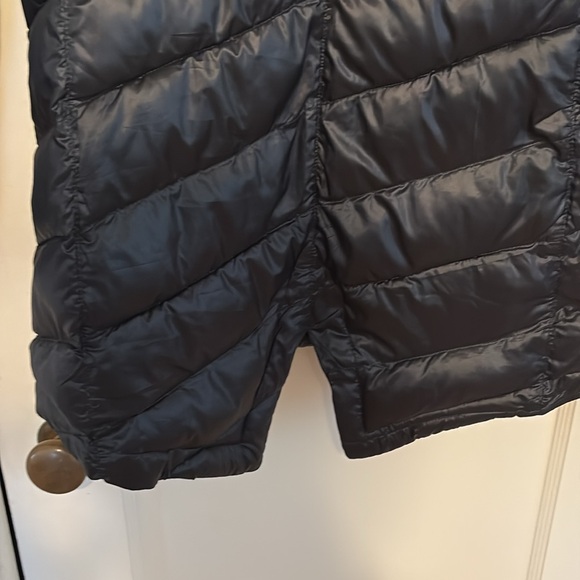 Spyder women’s puffer jacket. Size S/P - Picture 3 of 6